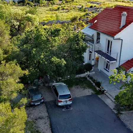 Lena Casa de hóspedes