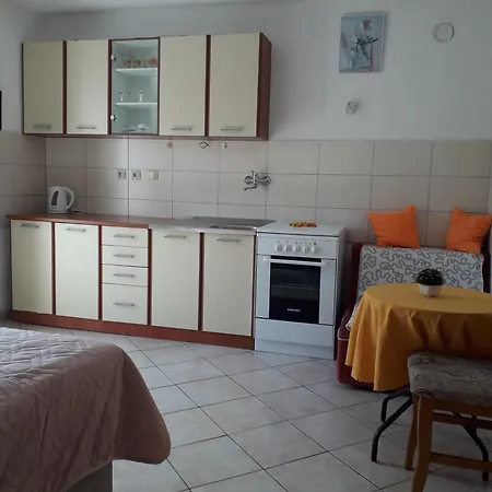 Lena Гостевой дом Шибеник