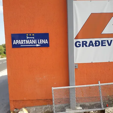 Lena *
